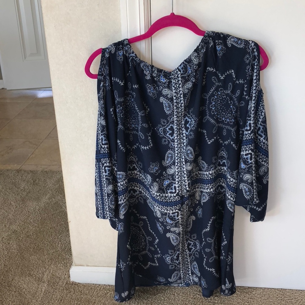 Cold shoulder tunic - Picture 3 of 4